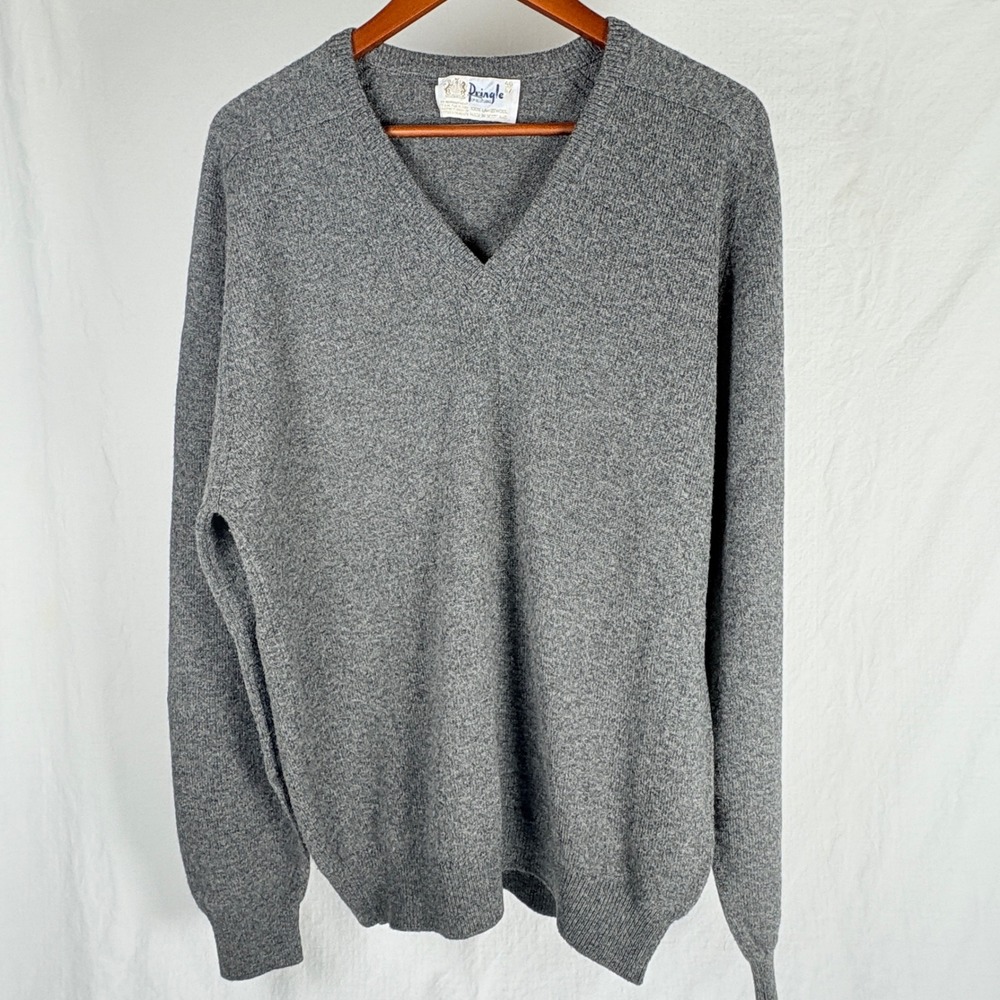Vtg Pringle of Scotland Mens V-Neck Sweater 100% Lambswool Gray 46 Academia